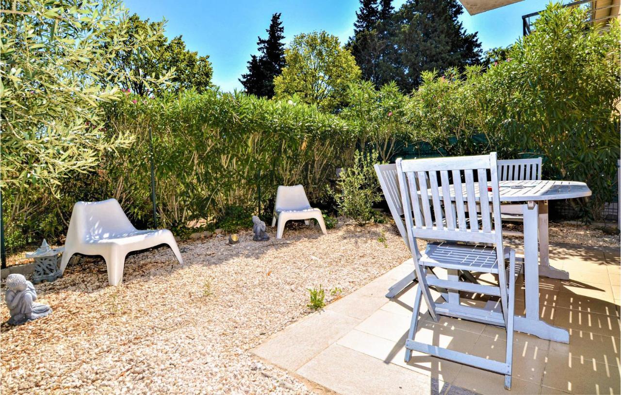 Lovely Apartment In Orange With Kitchen Bagian luar foto