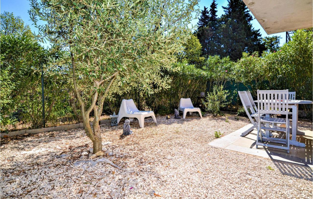 Lovely Apartment In Orange With Kitchen Bagian luar foto