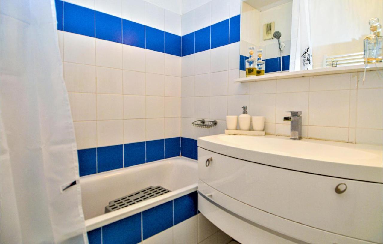 Lovely Apartment In Orange With Kitchen Bagian luar foto